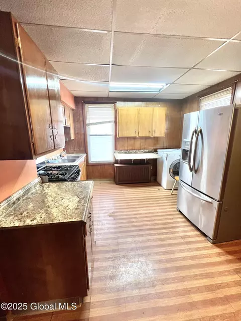 523 Mcclellan St, Schenectady, NY 12304 photo 26