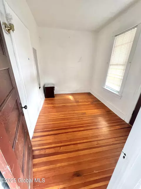 523 Mcclellan St, Schenectady, NY 12304 photo 21