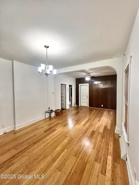 523 Mcclellan St, Schenectady, NY 12304 photo 5