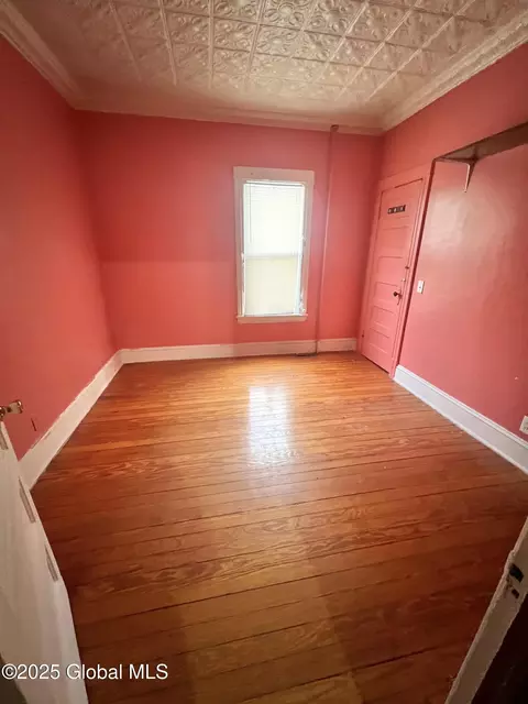 523 Mcclellan St, Schenectady, NY 12304 photo 6