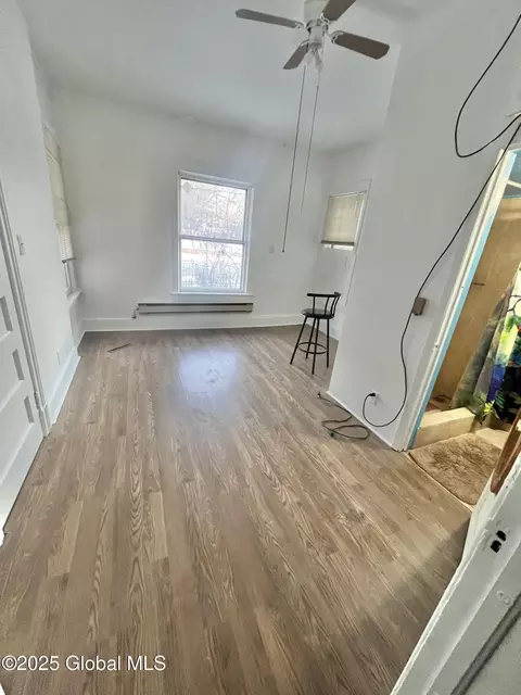 523 Mcclellan St, Schenectady, NY 12304 photo 10