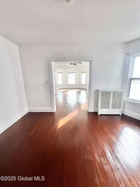 523 Mcclellan St, Schenectady, NY 12304 photo 18