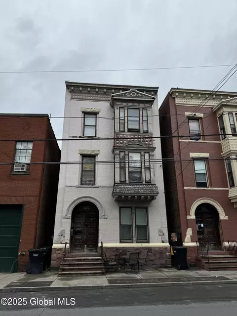 3275 6th Ave, Troy, NY 12180