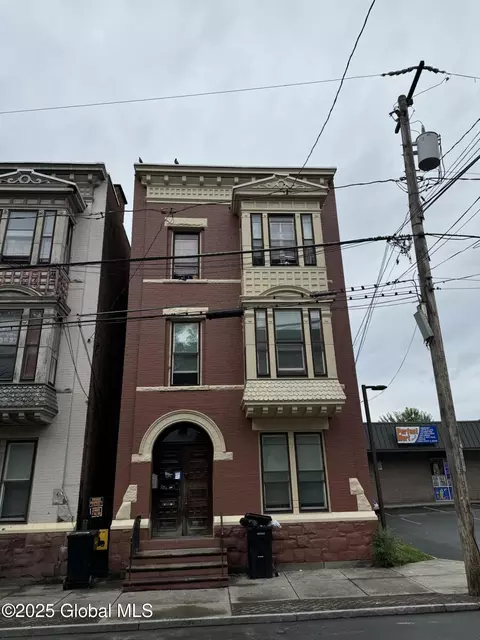 3279 6th Ave, Troy, NY 12180