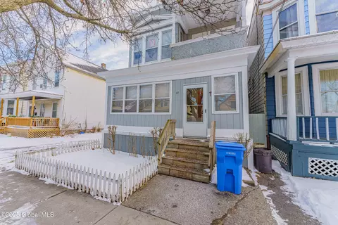 33 Bertha St, Albany, NY 12209