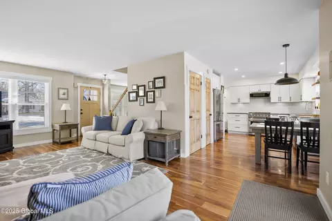 10 Dunwoodie Rd, Glenmont, NY 12077 photo 5