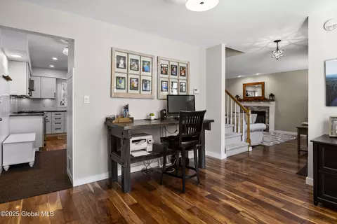10 Dunwoodie Rd, Glenmont, NY 12077 photo 9