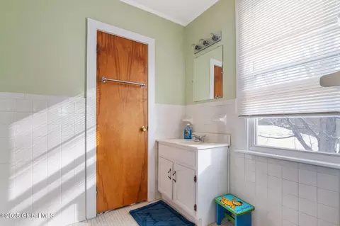 Bath - 226 Main St, Worcester, NY 12197 photo 4 of 8