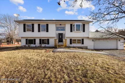 196 Stacey Rd, Coxsackie, NY 12051