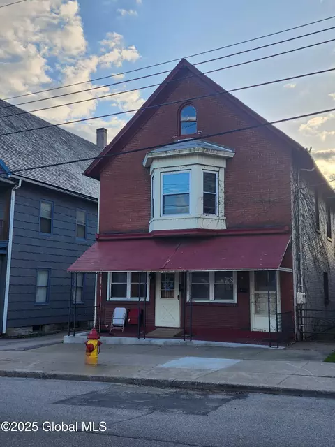 18 Bridge St, Saint Johnsville, NY 13452