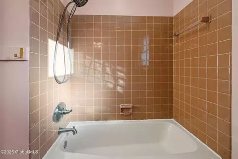 68 Parkwyn Dr, Delmar, NY 12054 photo 42
