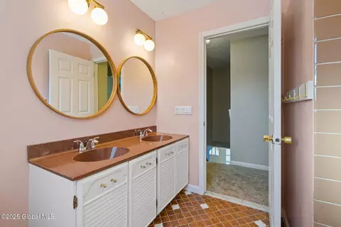 68 Parkwyn Dr, Delmar, NY 12054 photo 43