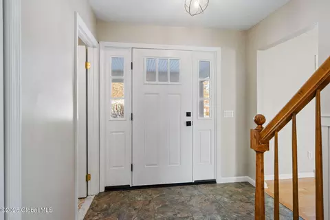 68 Parkwyn Dr, Delmar, NY 12054 photo 6