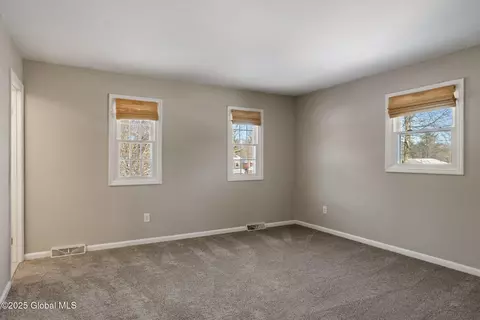 68 Parkwyn Dr, Delmar, NY 12054 photo 28