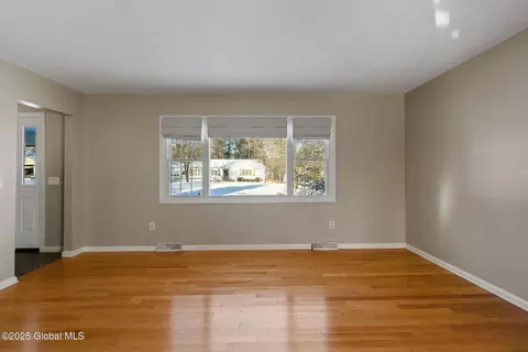 68 Parkwyn Dr, Delmar, NY 12054 photo 13