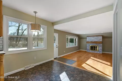 68 Parkwyn Dr, Delmar, NY 12054 photo 23