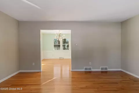 68 Parkwyn Dr, Delmar, NY 12054 photo 11