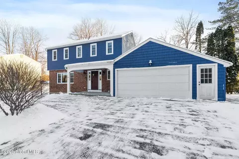 68 Parkwyn Dr, Delmar, NY 12054 photo 2
