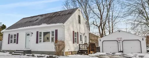 1 Barratt Dr, Waterford, NY 12188