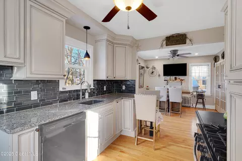 1291 Garner Ave, Schenectady, NY 12309 photo 17