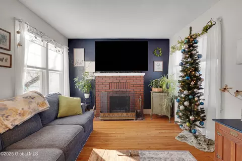 1291 Garner Ave, Schenectady, NY 12309 photo 4