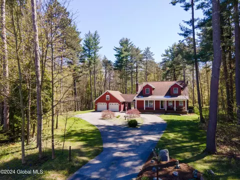 67 Grace Moore Rd, Saratoga Springs, NY 12866