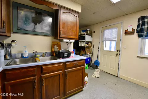 321 Front St, Schenectady, NY 12305 photo 30