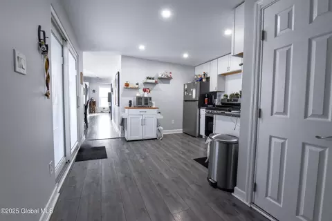 321 Front St, Schenectady, NY 12305 photo 16
