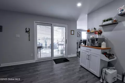 321 Front St, Schenectady, NY 12305 photo 15