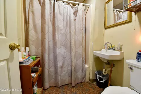 321 Front St, Schenectady, NY 12305 photo 38