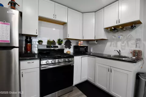 321 Front St, Schenectady, NY 12305 photo 6