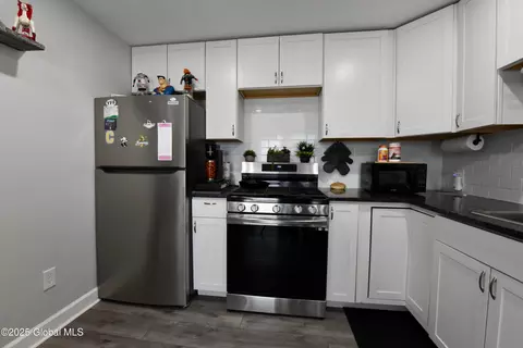 321 Front St, Schenectady, NY 12305 photo 3