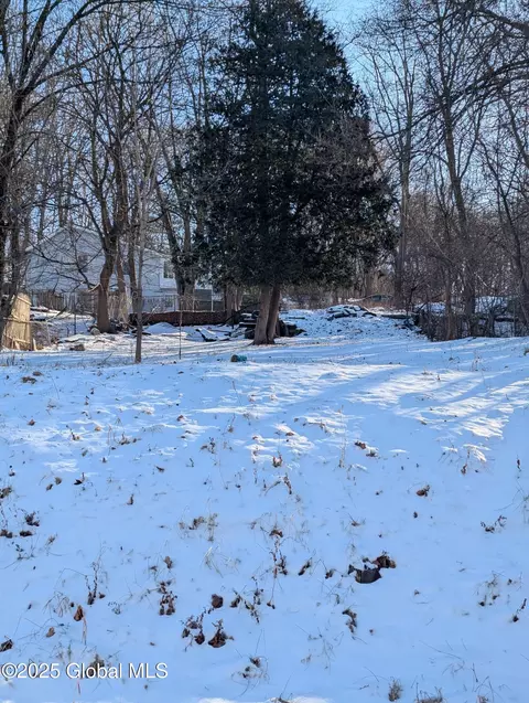 510 4th St, Troy, NY 12180