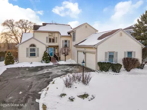 608 Somerset Dr, Slingerlands, NY 12159