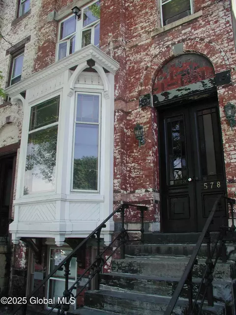 578 Madison Ave, Albany, NY 12208