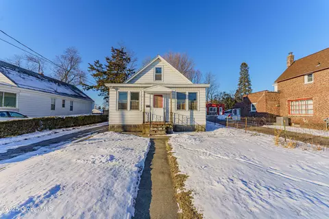 458 Eleventh St, Schenectady, NY 12306 photo 2