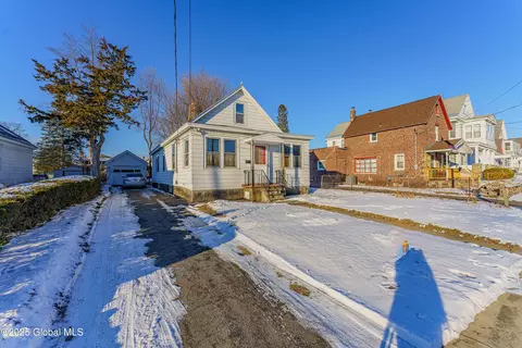 458 Eleventh St, Schenectady, NY 12306 photo 4