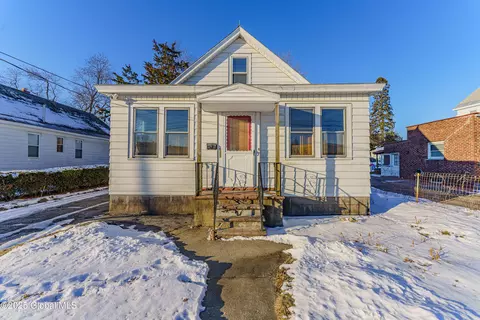 458 Eleventh St, Schenectady, NY 12306 photo 5