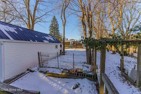 458 Eleventh St, Schenectady, NY 12306 photo 24
