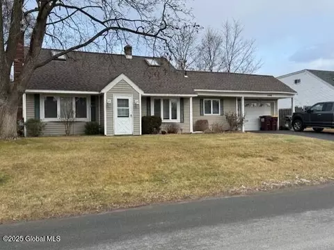 1028 Alheim Dr, Schenectady, NY 12303