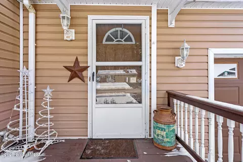 3084 E Lydius St, Schenectady, NY 12303 photo 6