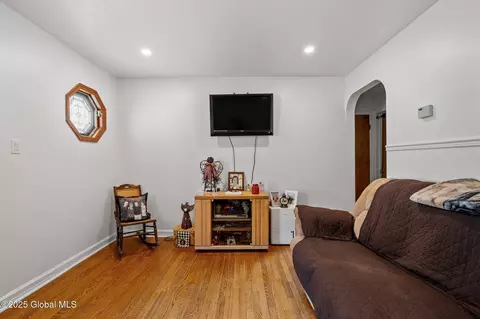 3084 E Lydius St, Schenectady, NY 12303 photo 14