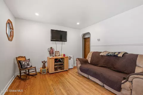 3084 E Lydius St, Schenectady, NY 12303 photo 15