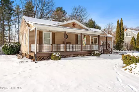 3084 E Lydius St, Schenectady, NY 12303 photo 4