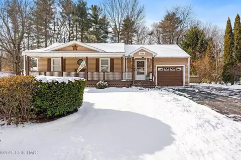 3084 E Lydius St, Schenectady, NY 12303 photo 2