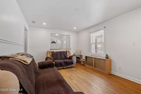 3084 E Lydius St, Schenectady, NY 12303 photo 17