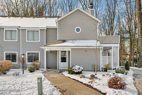 1976 Curry Rd #F142, Schenectady, NY 12303