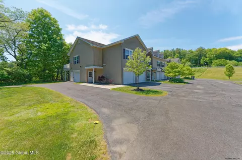 407 Worthington Ter, Wynantskill, NY 12198