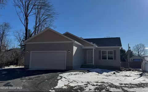 35 Arlington St, Glens Falls, NY 12801