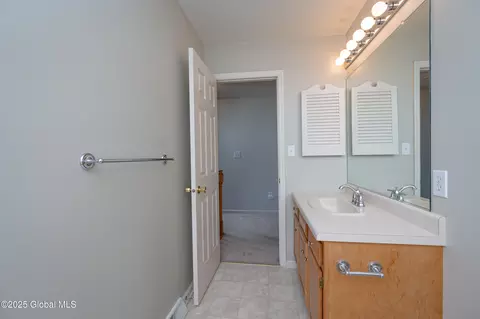 31 Grafton Rd, Glenmont, NY 12077 photo 28